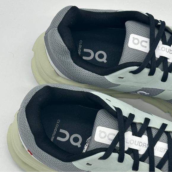 On Cloud Sneakers. Size 6.5 - Picture 6 of 10